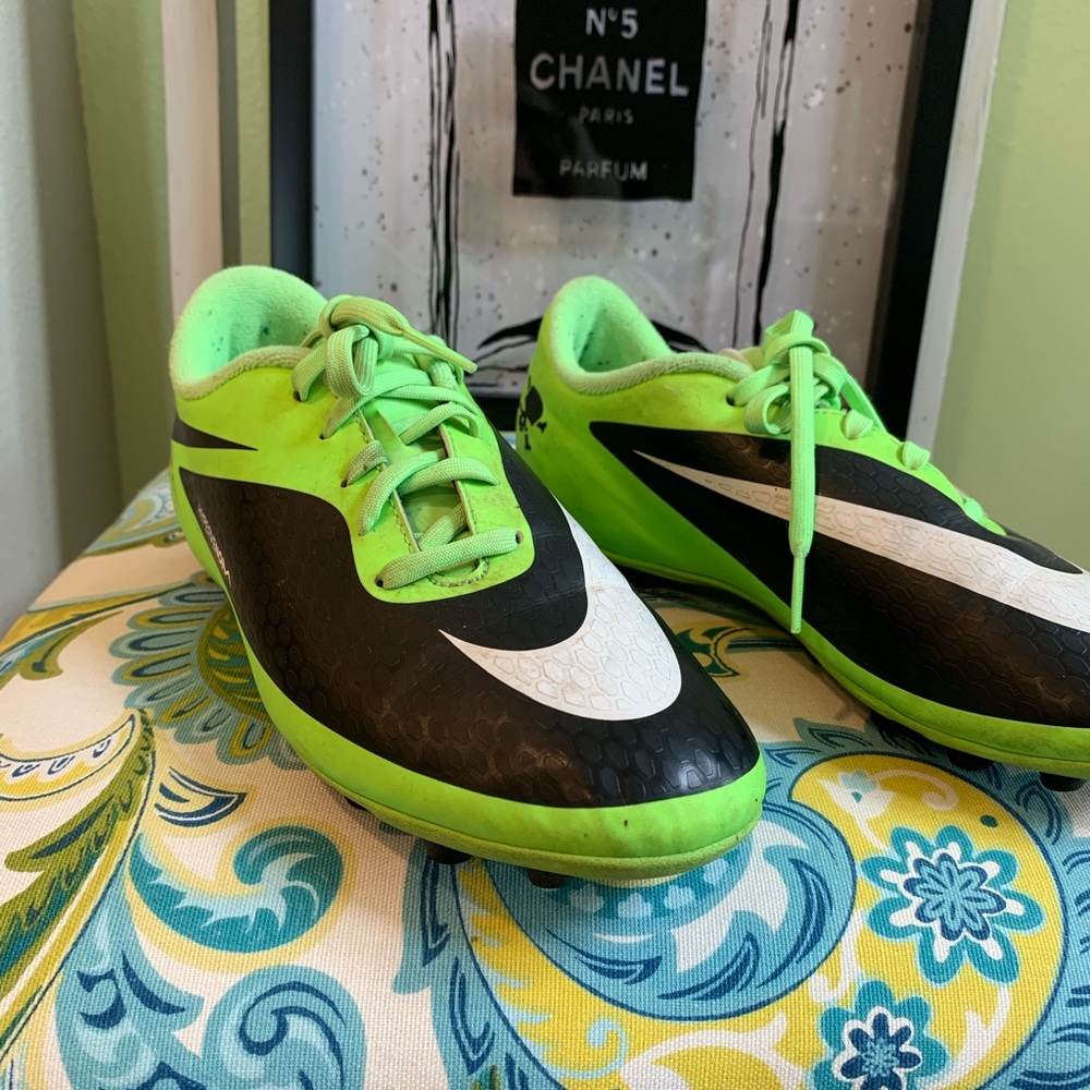 NIKE SHOES - Picture 3 of 10
